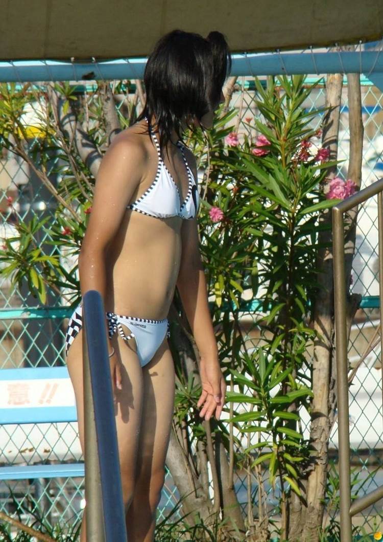 [SUKEBEI] Bộ sưu tập áo tắm cạnh tranh