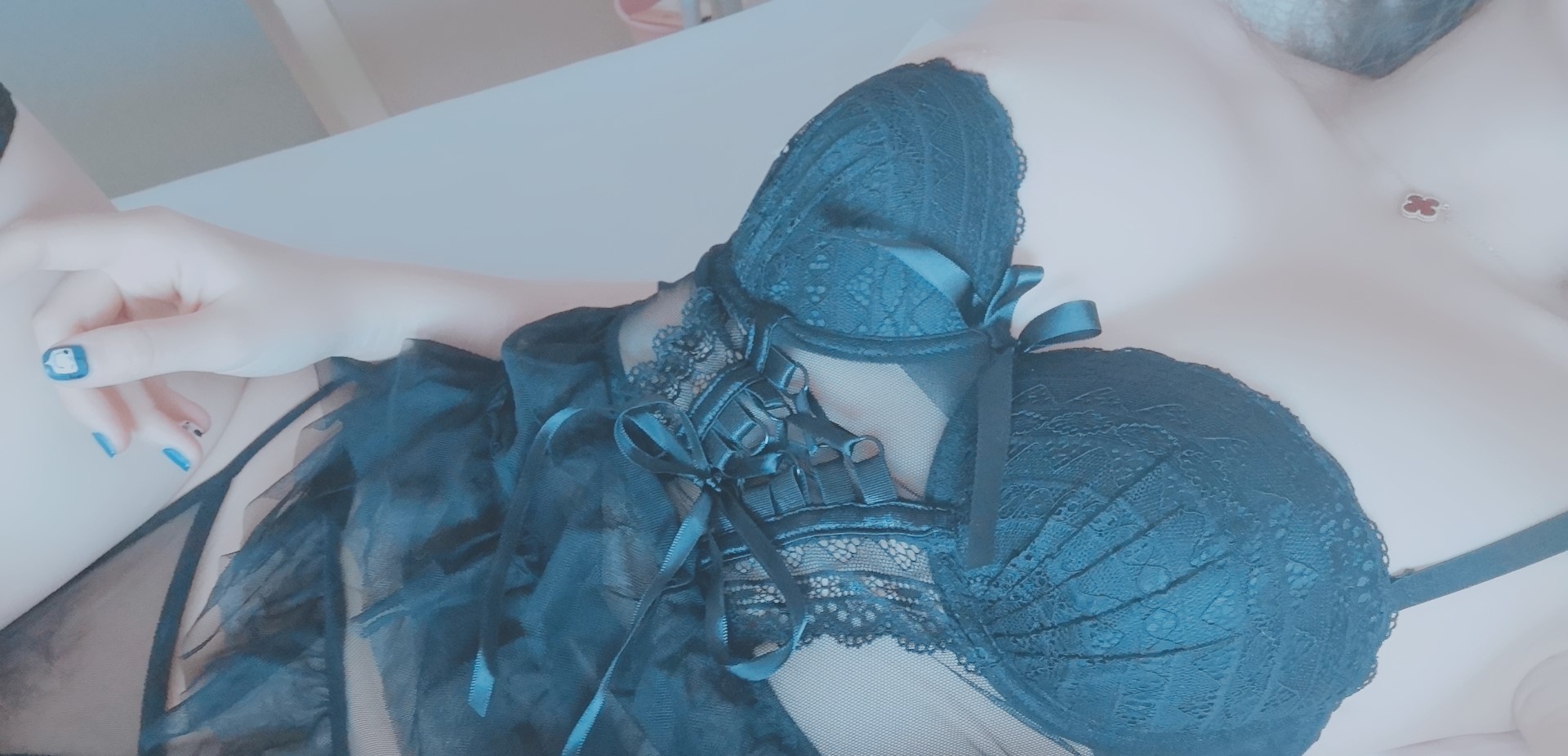 [Miss Evil Dog] Bìa đen trang trí