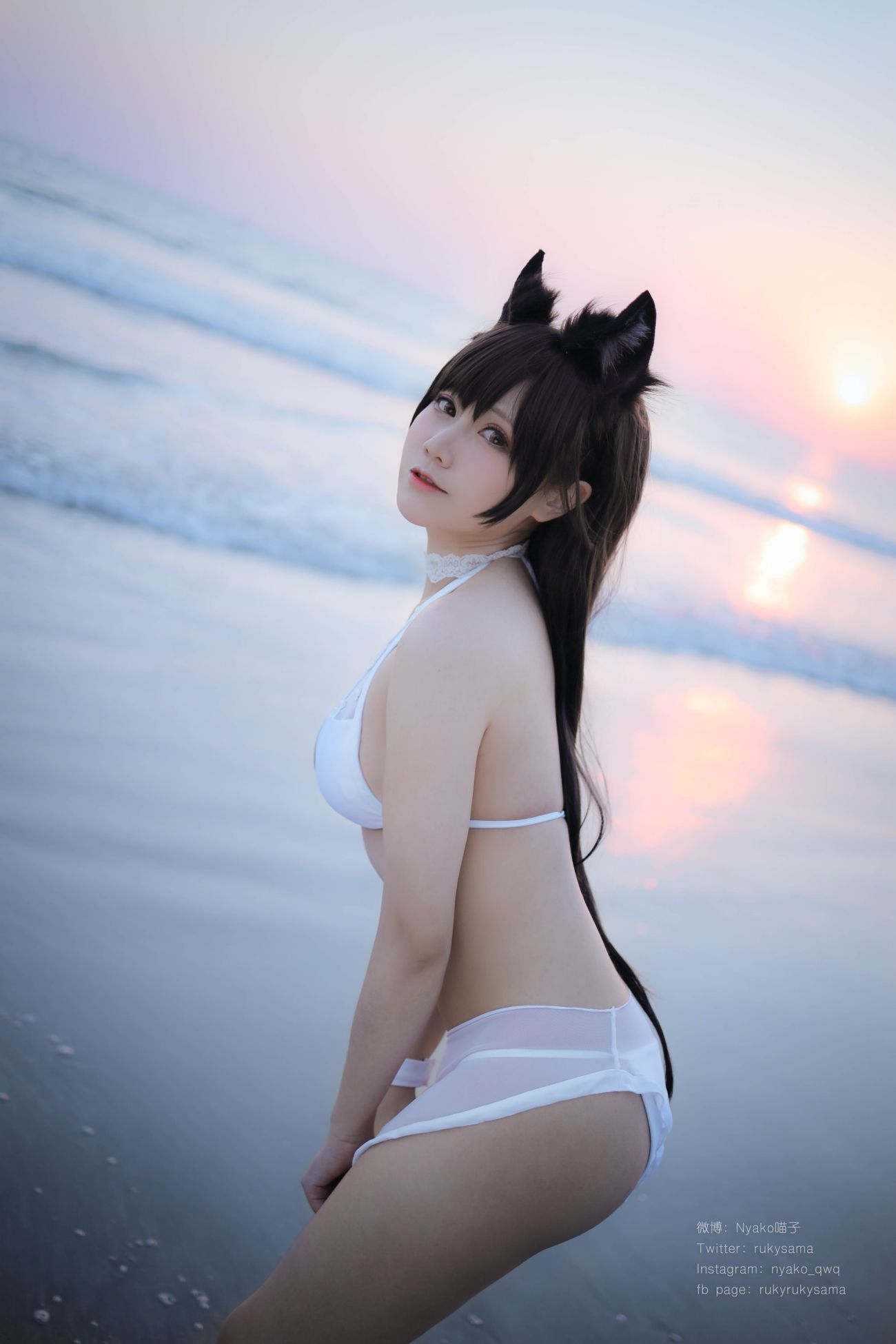 [Nyako Meiko] Atago bơi