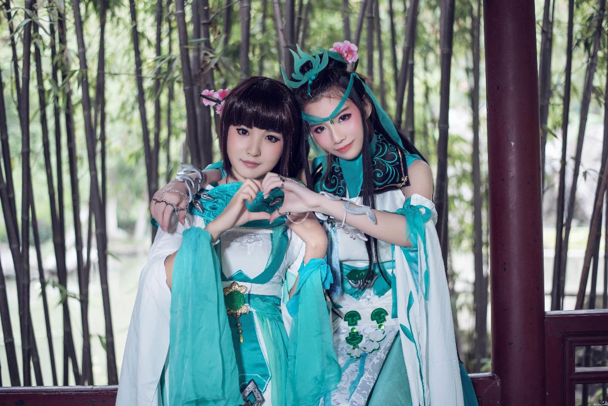 "Kiếm kiếm tình yêu phiên bản trực tuyến ba" Bài hát dài ba anh hùng c o s p l a y