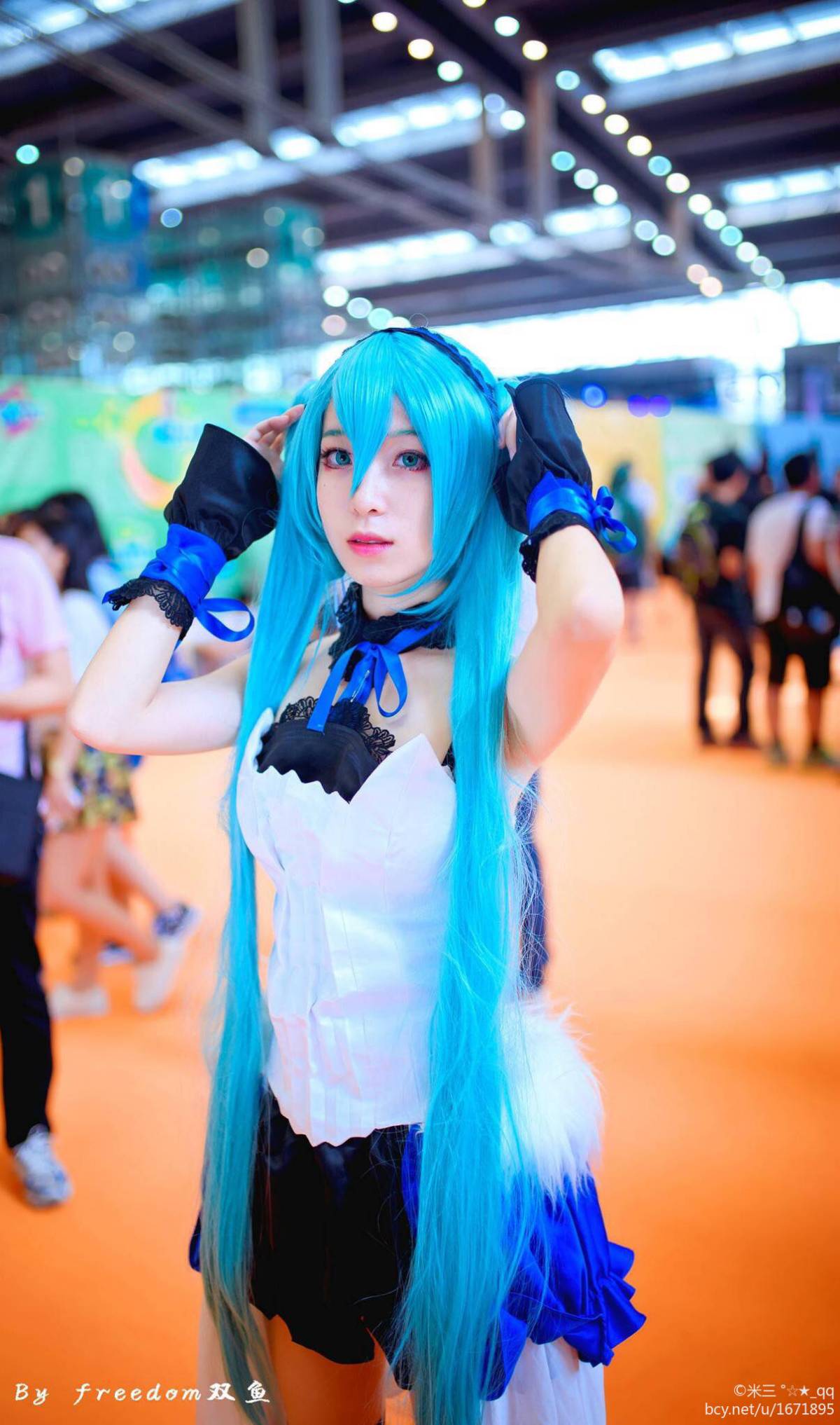 "Truyền thuyết về bảy con rồng" Hatsune Miku's Seventh God God C o s p l a y