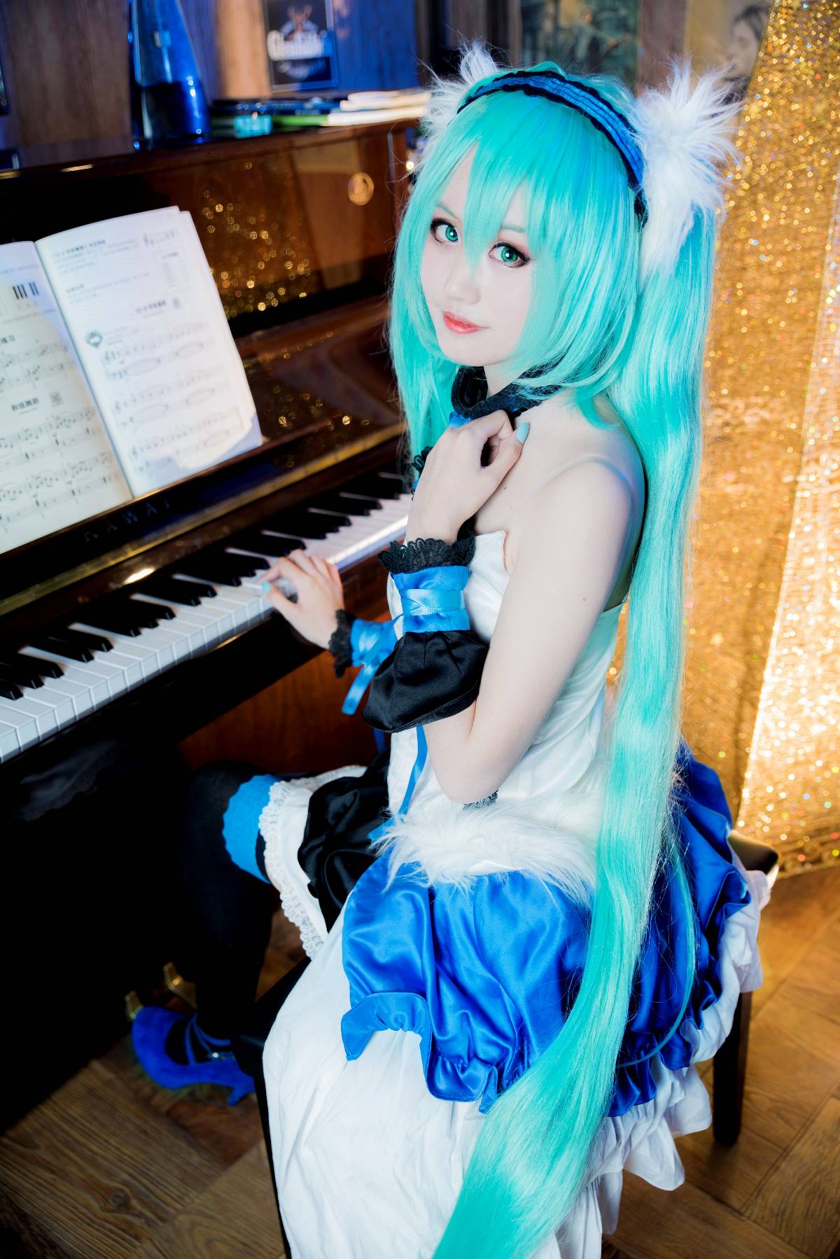 "Truyền thuyết về bảy con rồng" Hatsune Miku's Seventh God God C o s p l a y