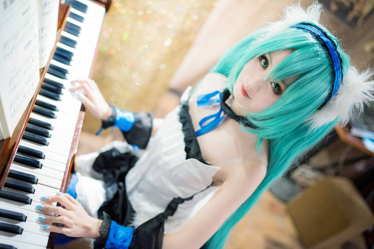 "Truyền thuyết về bảy con rồng" Hatsune Miku's Seventh God God C o s p l a y
