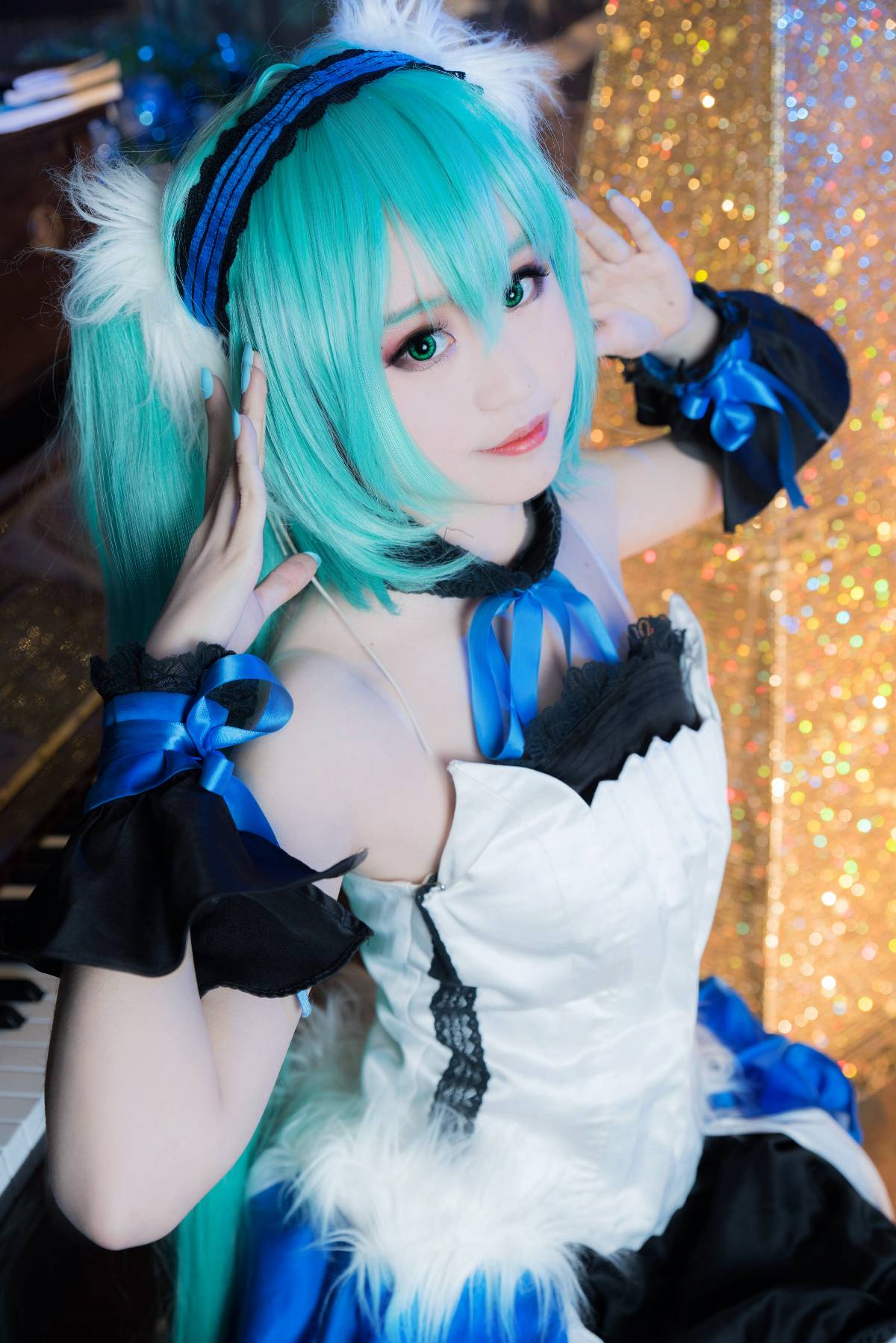 "Truyền thuyết về bảy con rồng" Hatsune Miku's Seventh God God C o s p l a y