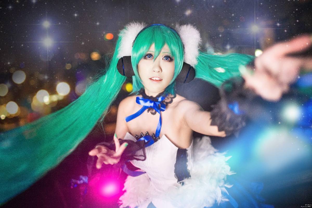 "Truyền thuyết về bảy con rồng" Hatsune Miku's Seventh God God C o s p l a y