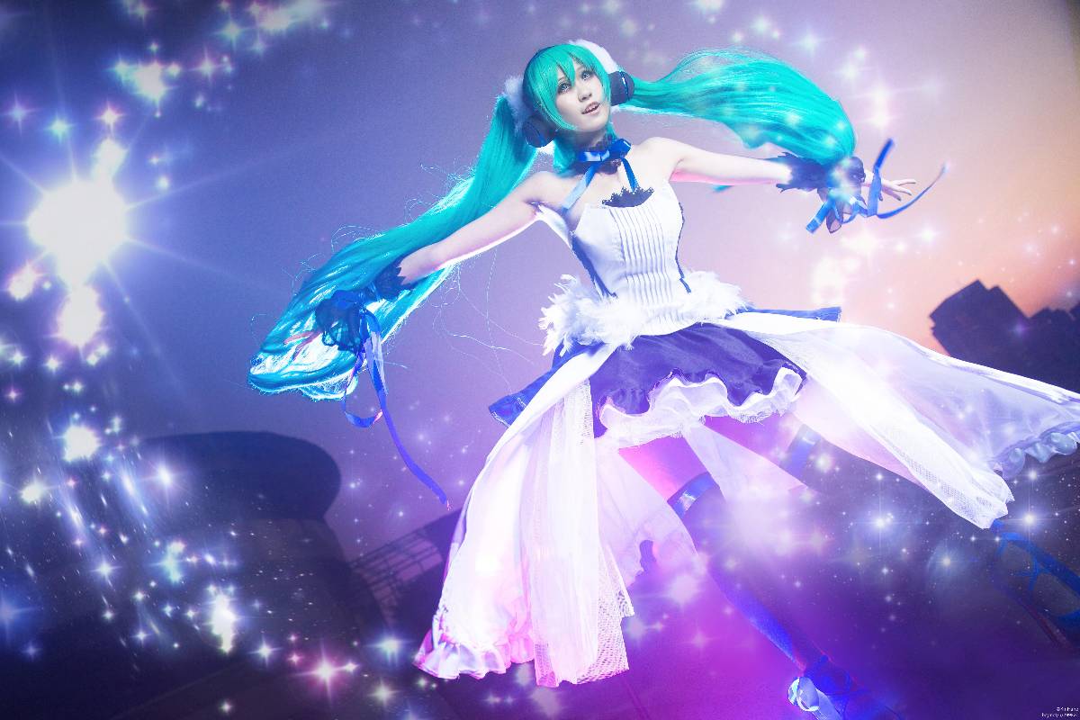 "Truyền thuyết về bảy con rồng" Hatsune Miku's Seventh God God C o s p l a y