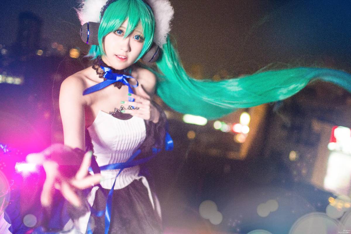 "Truyền thuyết về bảy con rồng" Hatsune Miku's Seventh God God C o s p l a y