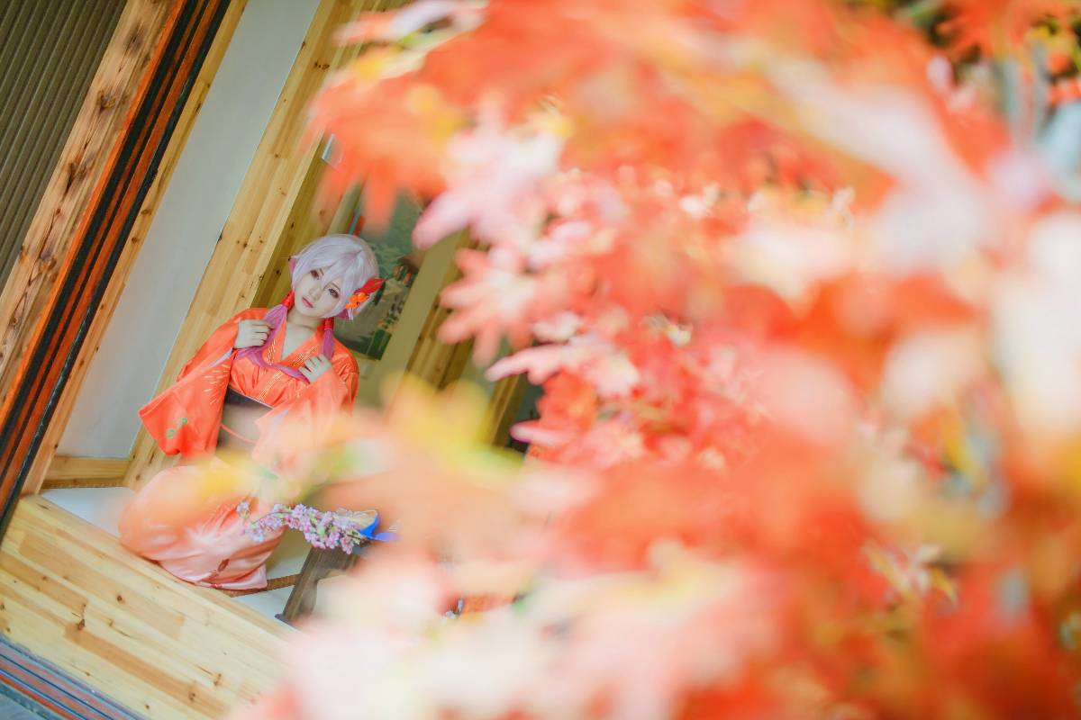 "Crown of Sin" Yuqi và Feng Yukata c o s p l a y