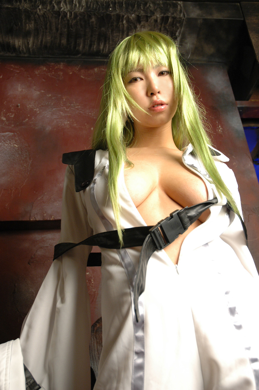 [ISM] Chơi với C.C.