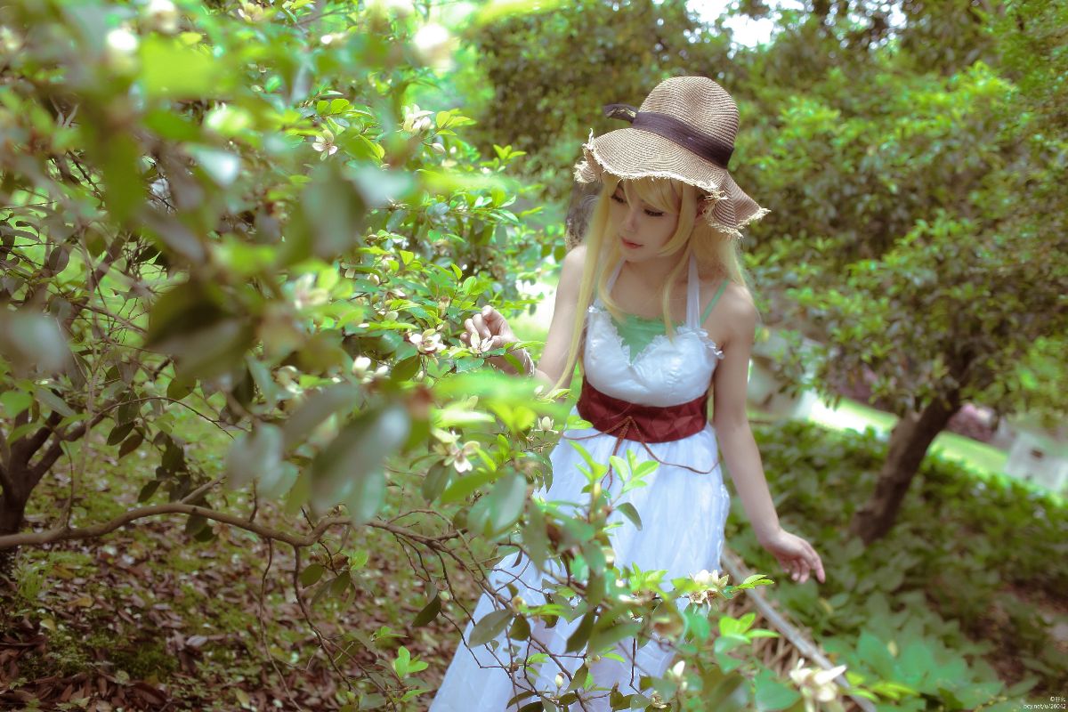 "Tình yêu sống" đi chơi trong một chiếc váy trắng ~ eri & hi c o s p l a y