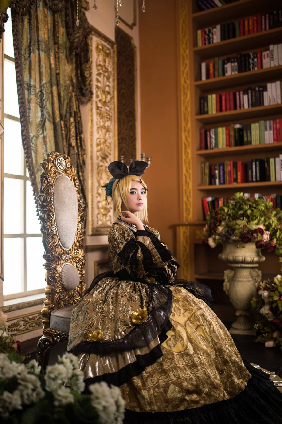 "Truyền thuyết về người vợ lẽ" c o s p l a y