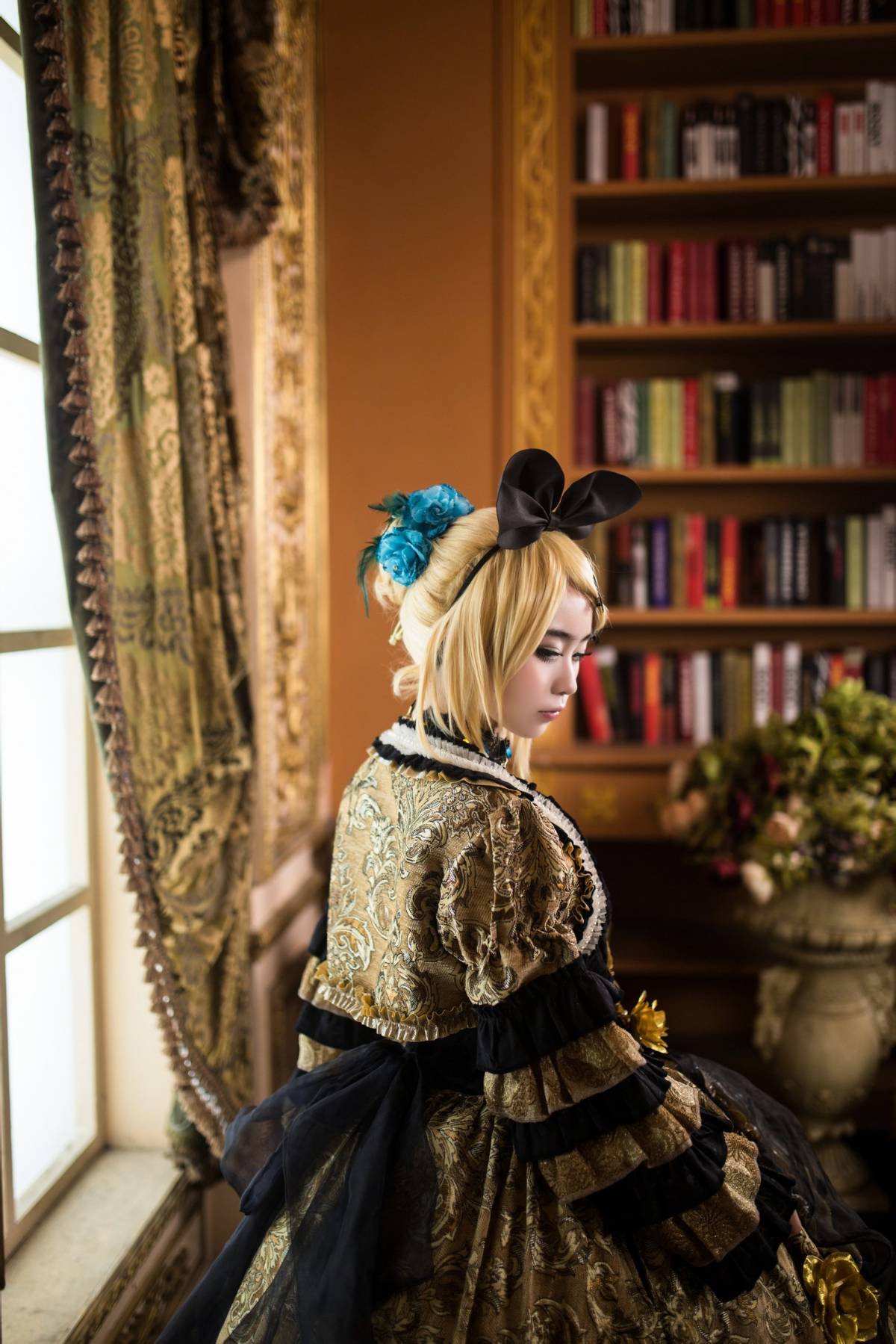 "Truyền thuyết về người vợ lẽ" c o s p l a y