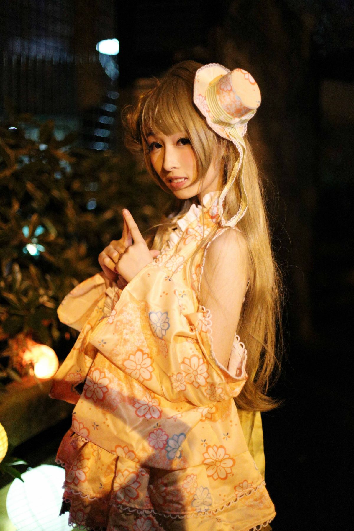 "Tình yêu sống" Những con chim chiếu sáng mùa hè và ký ức của bạn c o s p l a y