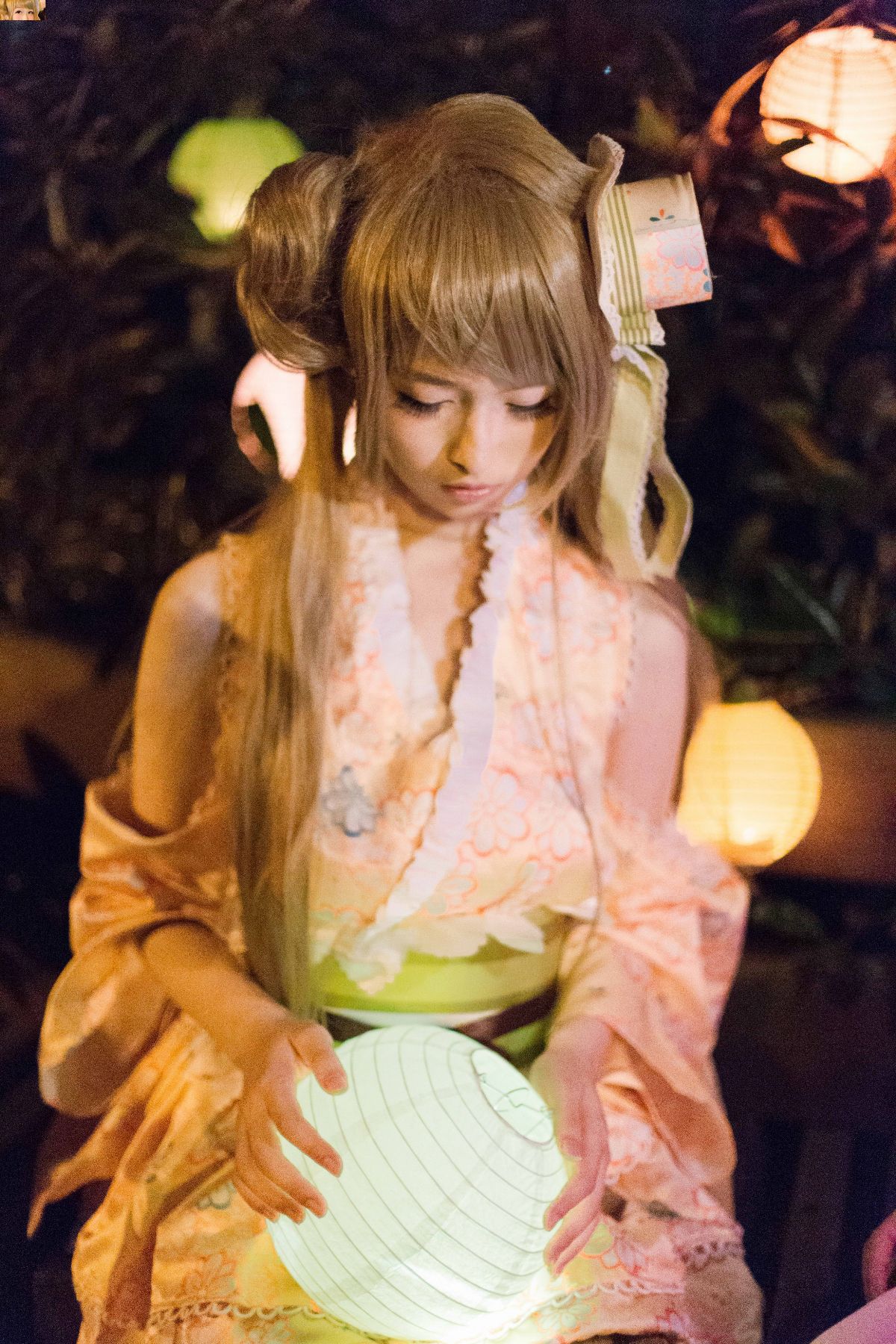 "Tình yêu sống" Những con chim chiếu sáng mùa hè và ký ức của bạn c o s p l a y