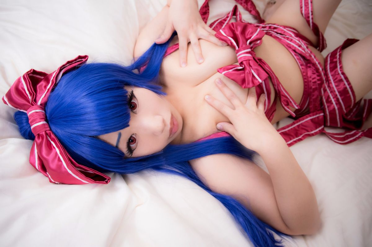 [Peony màu đen] so với Shinobu Murasaki