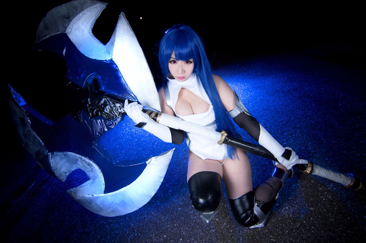 [Peony màu đen] so với Shinobu Murasaki