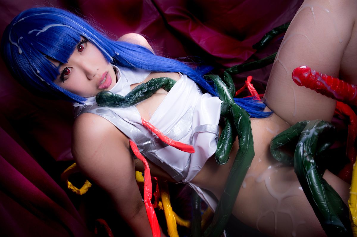 [Peony màu đen] so với Shinobu Murasaki