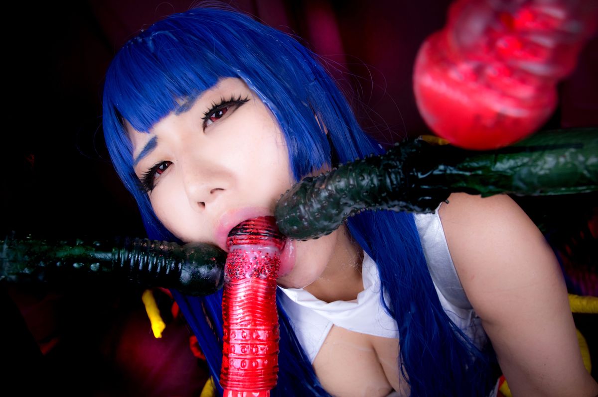 [Peony màu đen] so với Shinobu Murasaki