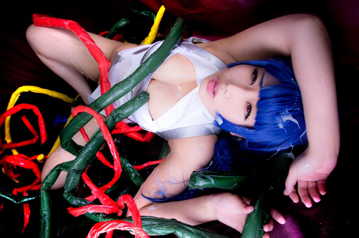 [Peony màu đen] so với Shinobu Murasaki