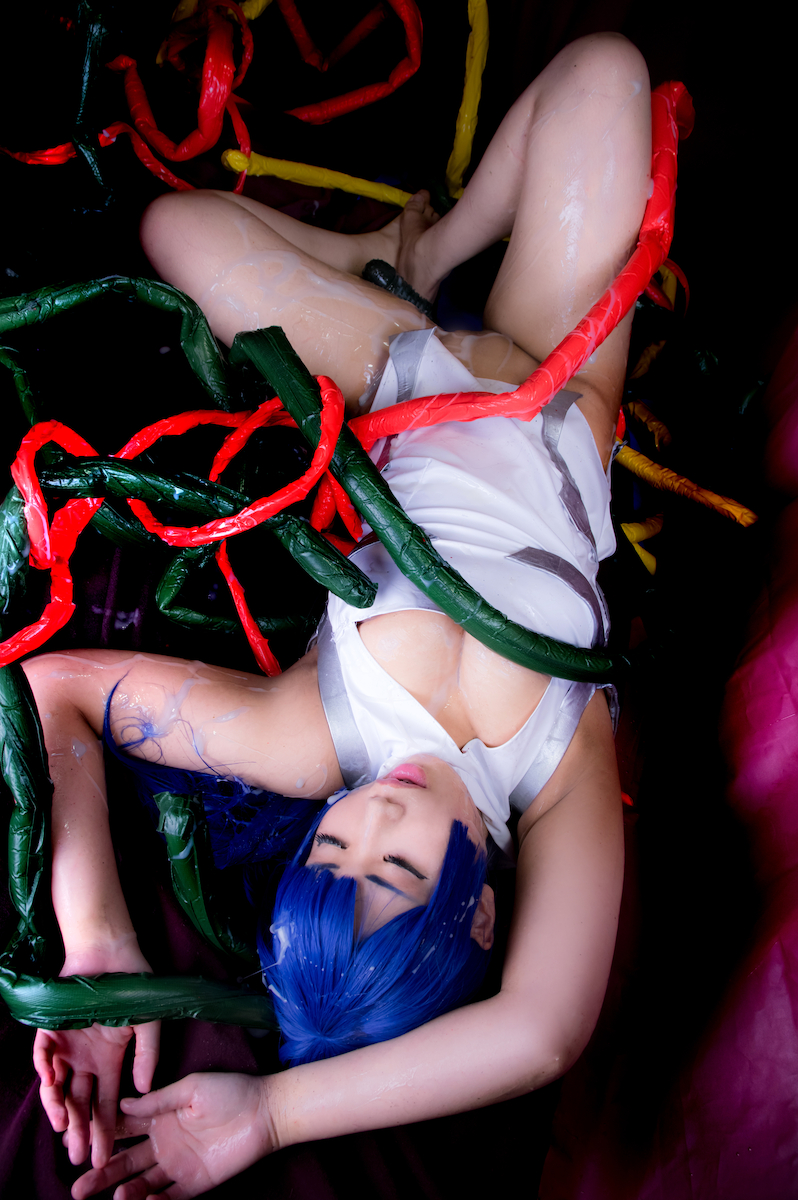 [Peony màu đen] so với Shinobu Murasaki