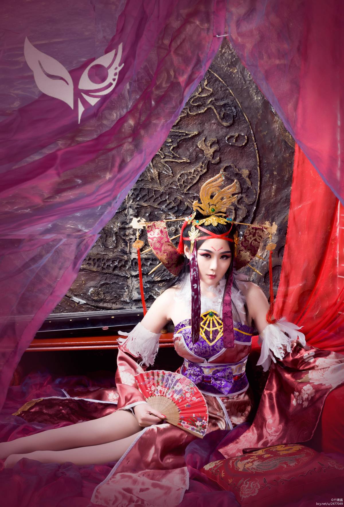 "Người đàn ông xấu trên thế giới" Hoàng hậu & Vua Qi C O S P L A Y