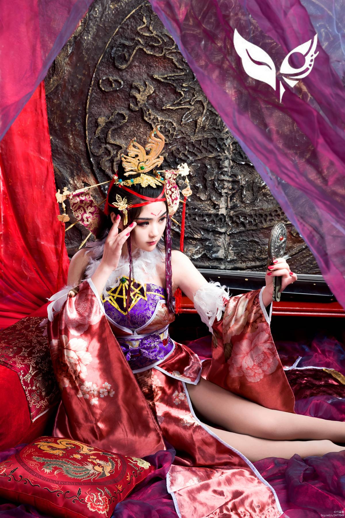 "Người đàn ông xấu trên thế giới" Hoàng hậu & Vua Qi C O S P L A Y