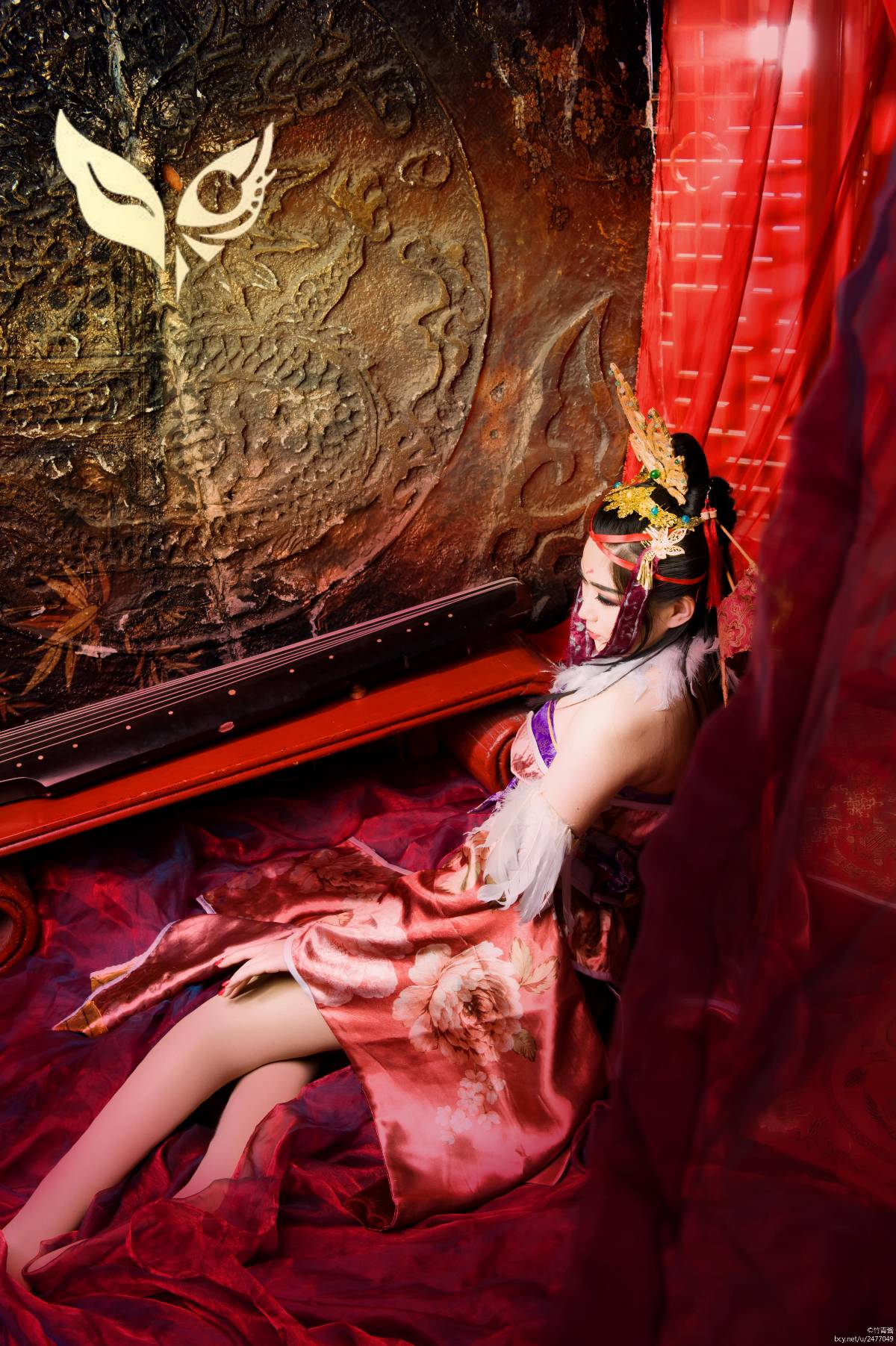 "Người đàn ông xấu trên thế giới" Hoàng hậu & Vua Qi C O S P L A Y