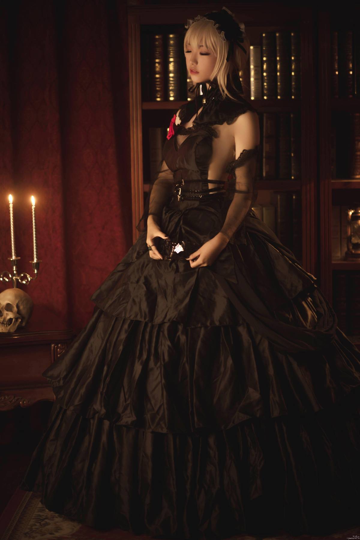 "Fate Stay Night" Saber Black-Out Fan Dress