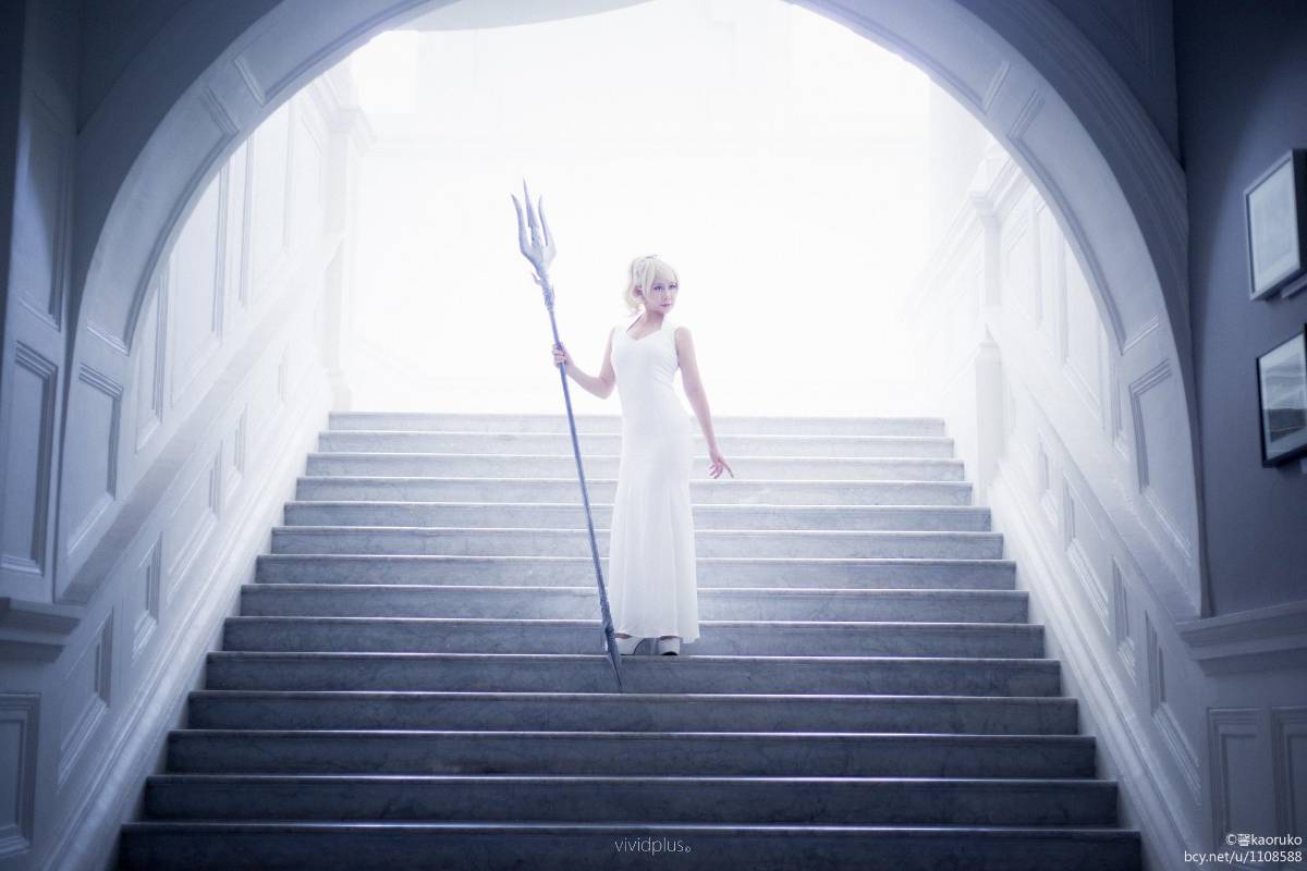 "Final Fantasy 15" nữ anh hùng Luna là người đẹp C o s p l a y