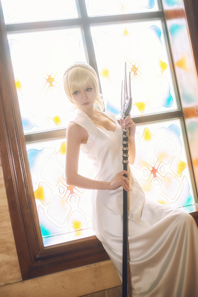 "Final Fantasy 15" nữ anh hùng Luna là người đẹp C o s p l a y