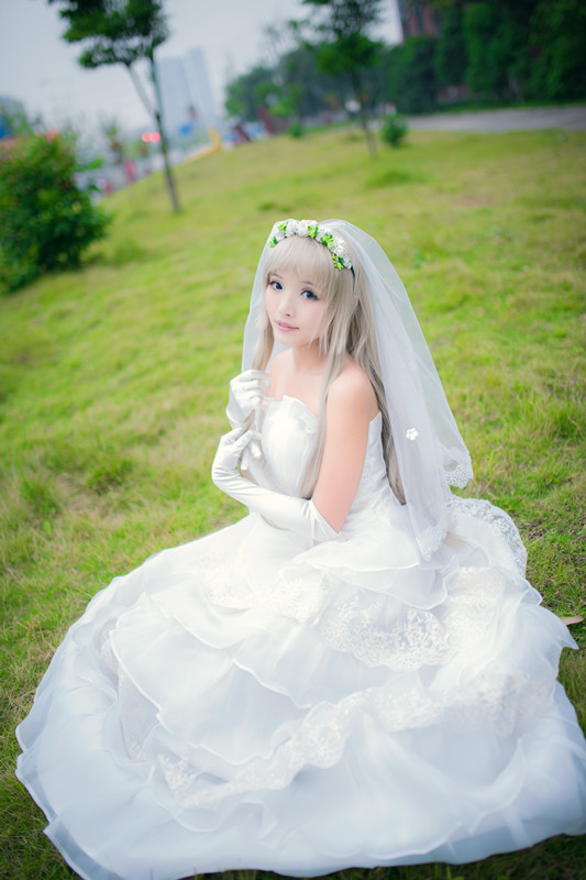 "Chúng tôi vẫn không biết tên của bông hoa mà chúng ta thấy ngày hôm đó" mã cô dâu c o s p l a y