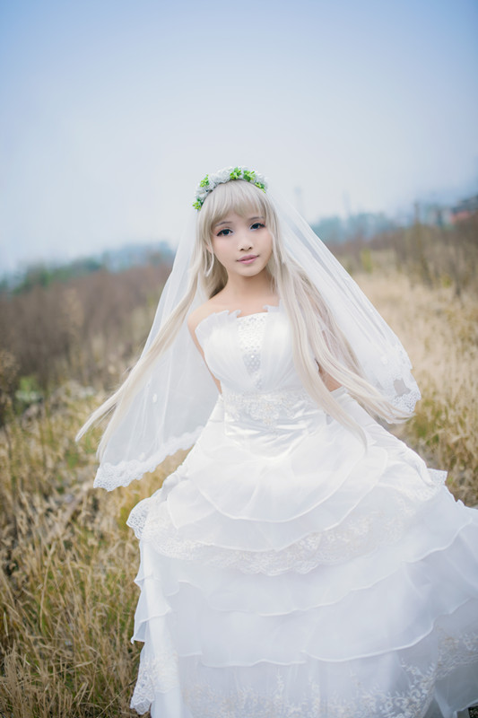 "Chúng tôi vẫn không biết tên của bông hoa mà chúng ta thấy ngày hôm đó" mã cô dâu c o s p l a y