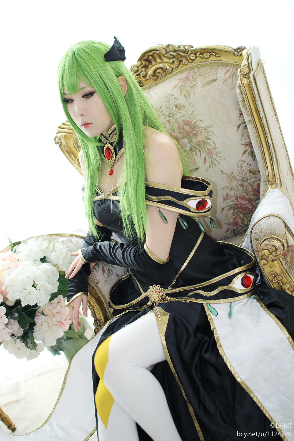 "Code gasss" c.c ed hình minh họa nữ hoàng c o s p l a y