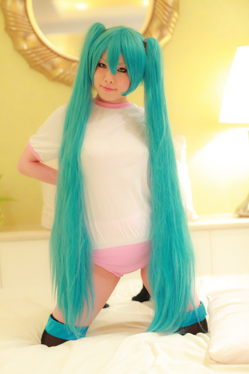 [Nightcharm] Tôi đã cởi xe Miku của mình.