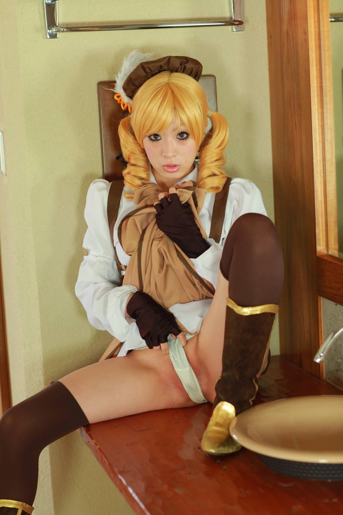 [Nightcharm] Tôi đã cởi bỏ động vật có vú của mình.