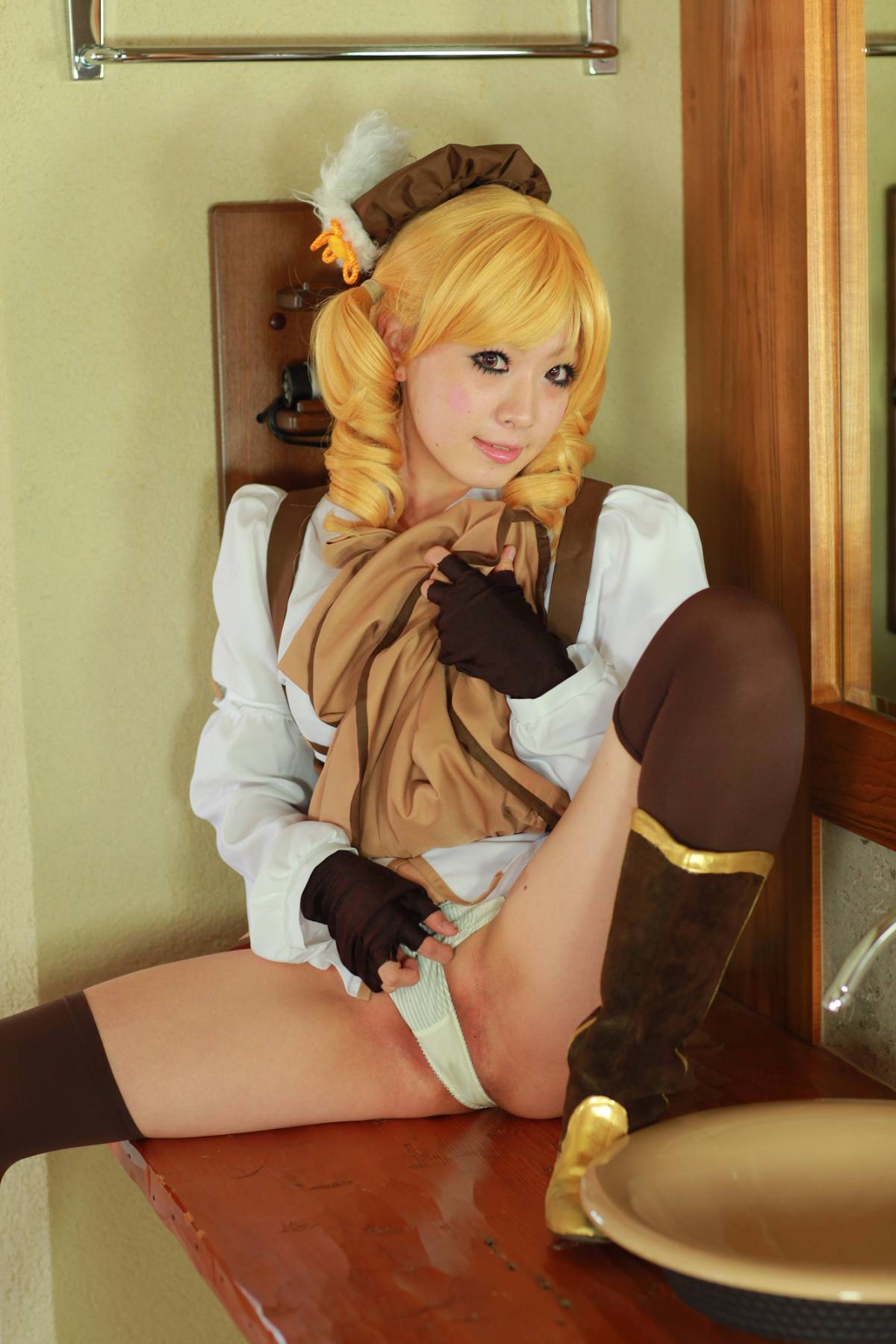 [Nightcharm] Tôi đã cởi bỏ động vật có vú của mình.