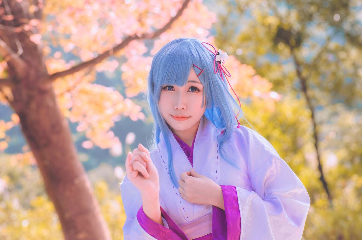 "Cuộc sống ở một thế giới khác từ đầu" tóc dài Rem Kimono c o s p l a y