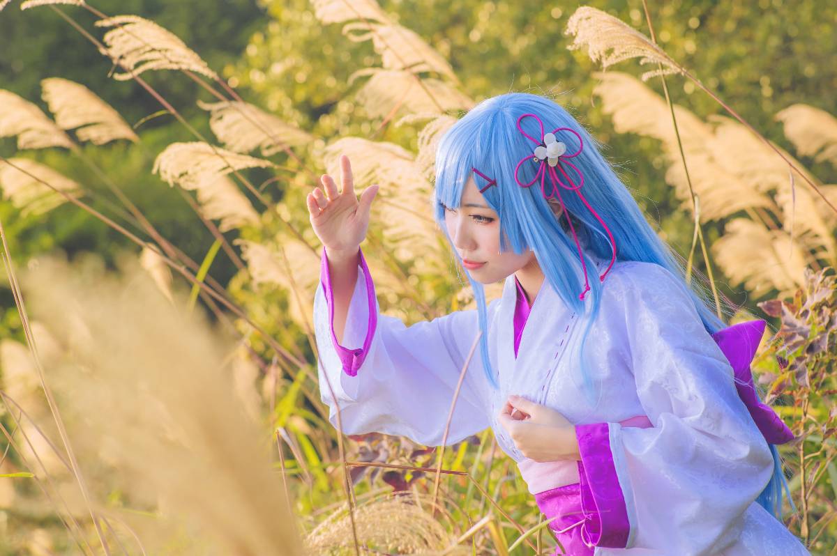 "Cuộc sống ở một thế giới khác từ đầu" tóc dài Rem Kimono c o s p l a y