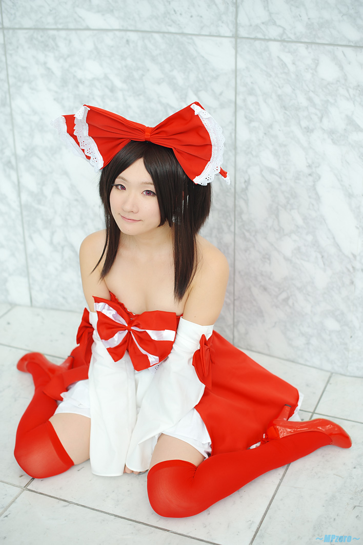 Reimu Hakurei (Dự án Touhou) của Kishigami Hana
