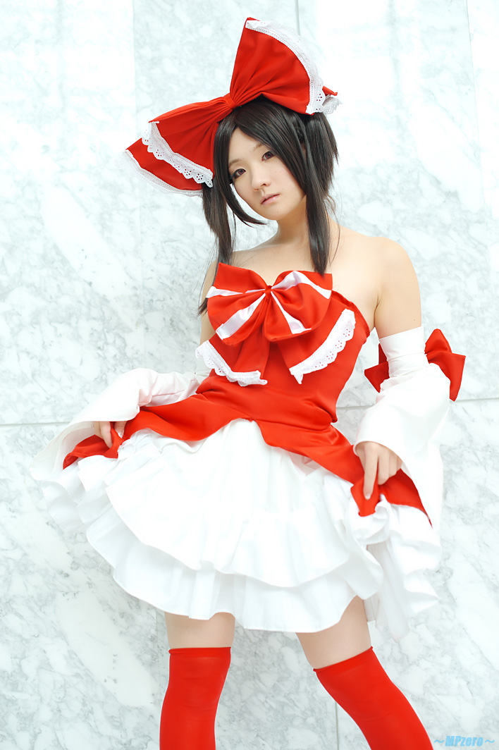 Reimu Hakurei (Dự án Touhou) của Kishigami Hana