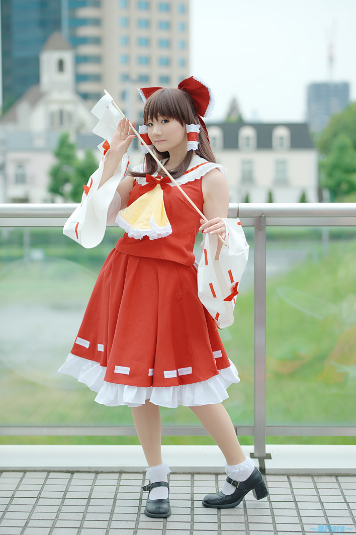 Reimu Hakurei (Dự án Touhou) của Kishigami Hana
