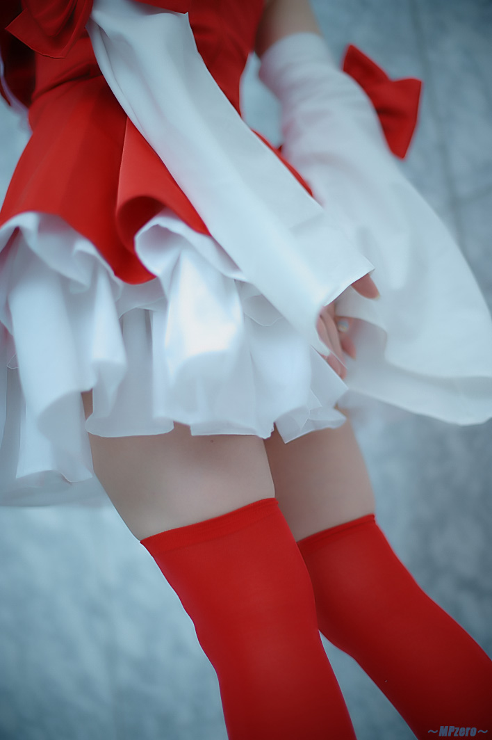 Reimu Hakurei (Dự án Touhou) của Kishigami Hana