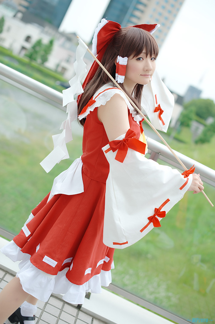 Reimu Hakurei (Dự án Touhou) của Kishigami Hana