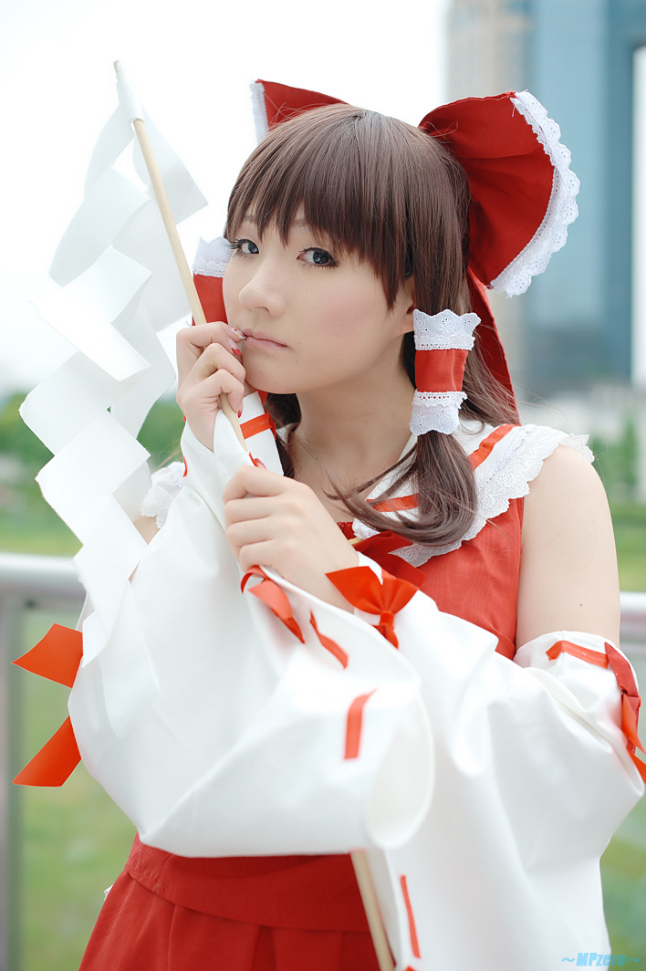 Reimu Hakurei (Dự án Touhou) của Kishigami Hana