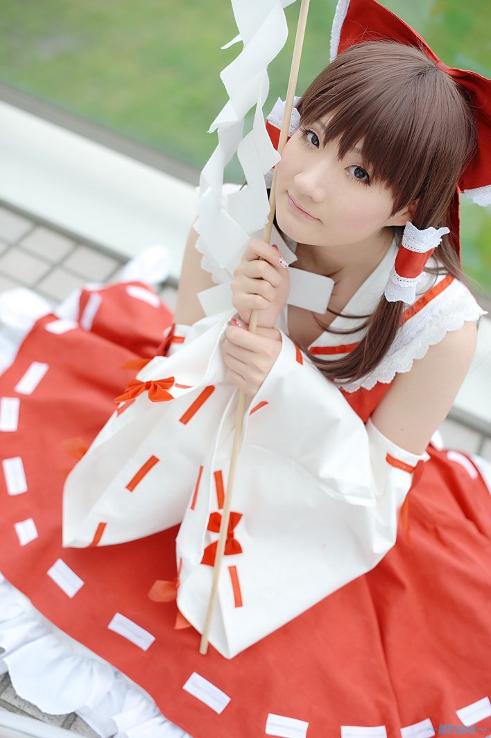 Reimu Hakurei (Dự án Touhou) của Kishigami Hana