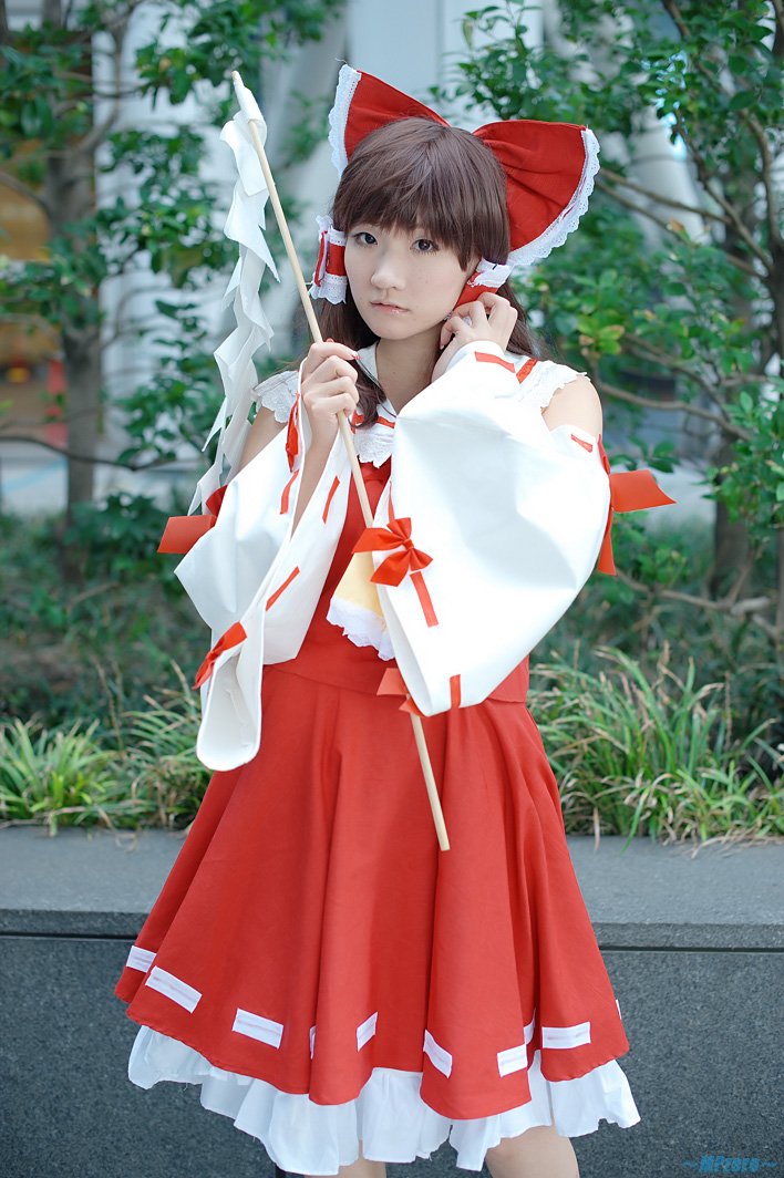 Reimu Hakurei (Dự án Touhou) của Kishigami Hana