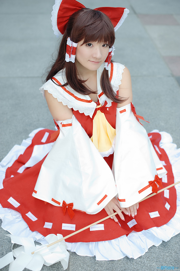 Reimu Hakurei (Dự án Touhou) của Kishigami Hana