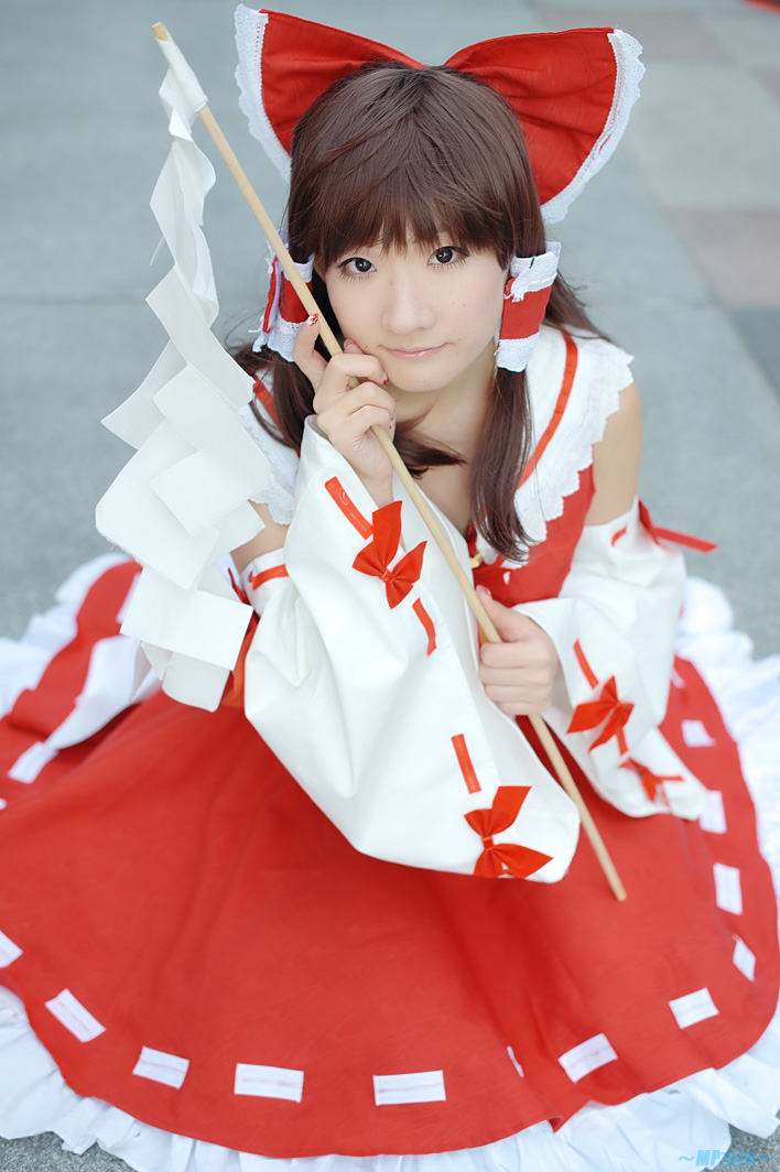 Reimu Hakurei (Dự án Touhou) của Kishigami Hana