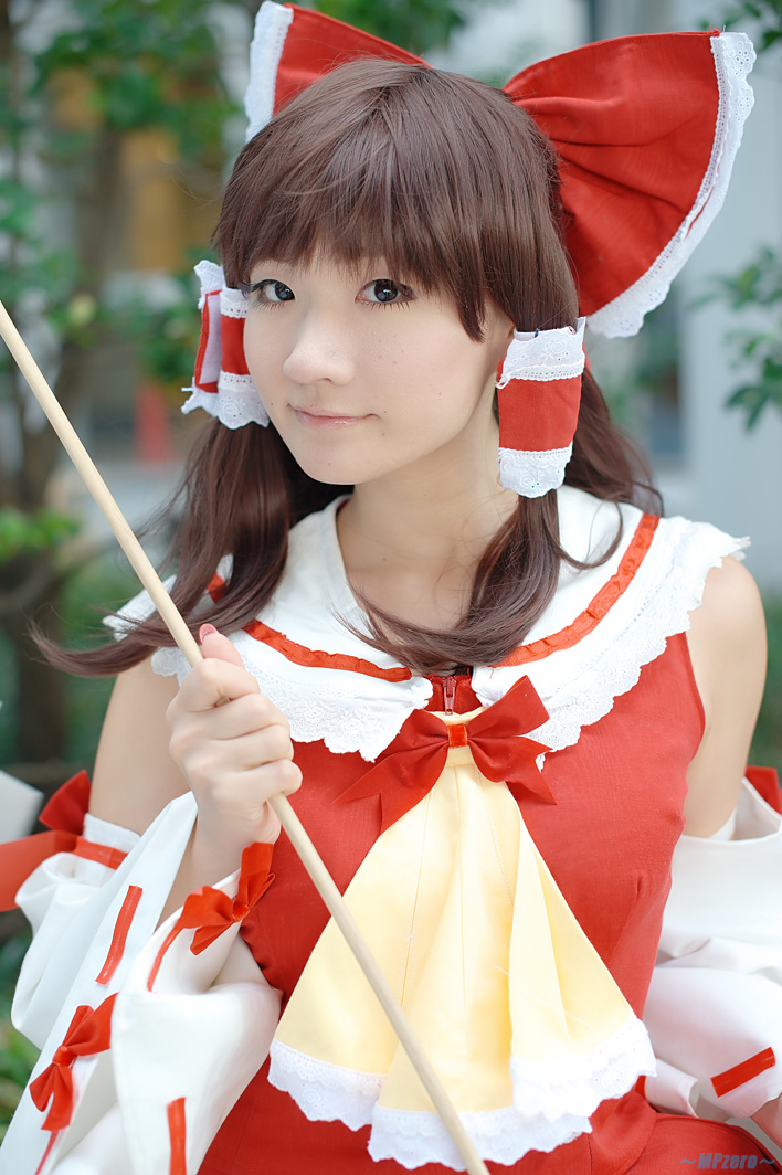 Reimu Hakurei (Dự án Touhou) của Kishigami Hana