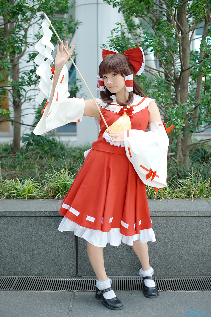 Reimu Hakurei (Dự án Touhou) của Kishigami Hana